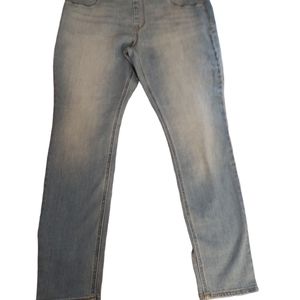 New with tags. Old Navy size 14 petite jeggings